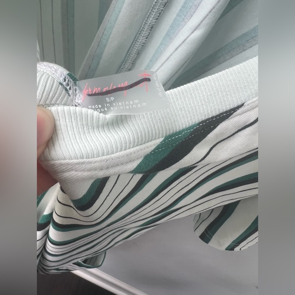 NWOT Free People FP Movement Hot Shot Printer Tee Romper (size S) - Picture 12 of 13